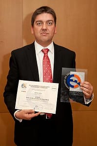 D. Jose Manuel con el reconocimiento EFQM